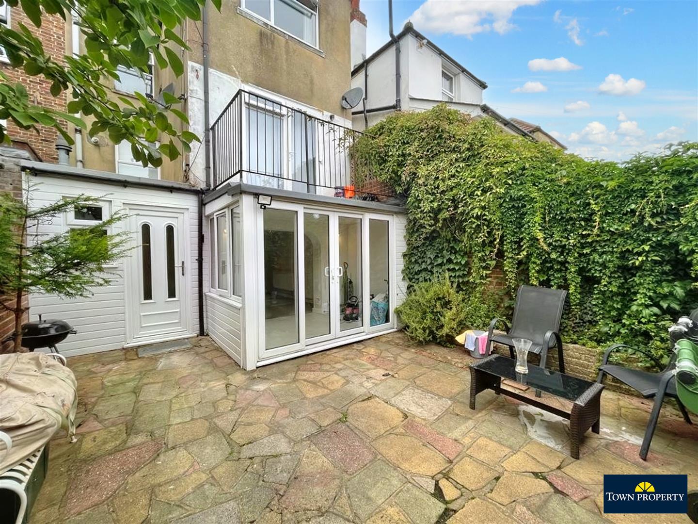 Property Details for Willingdon Road Eastbourne BN21 1TW Town